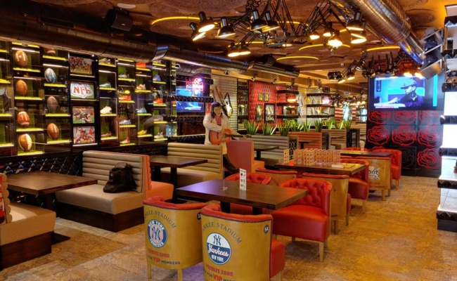 DISEÑO-INTERIORES-HAMBURGUESERIA-DECORETRO-650x400