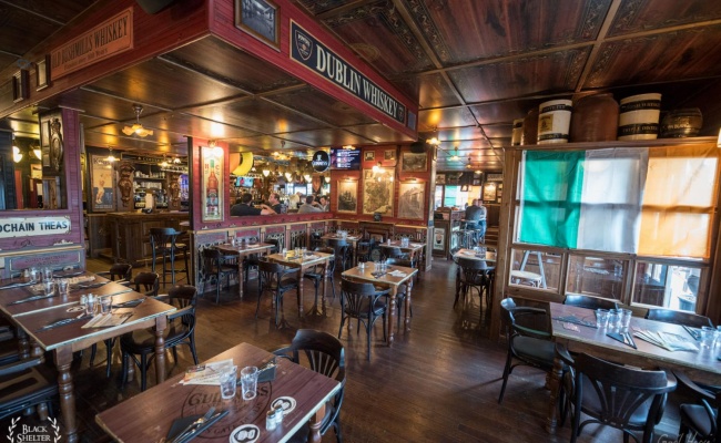 BLACK-SHELTER-DECORACION-PUB-IRLANDES-04-650x400