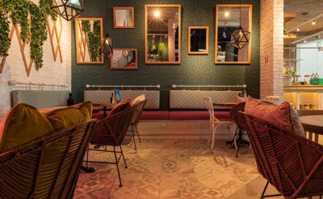 DECORETRO-FOL-O-YASMINE-KOUT-FOOD-GROUP-650x400