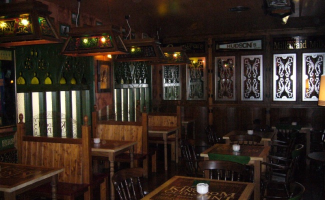 DECORETRO-decoración-melia-pub-irlandes-650x400