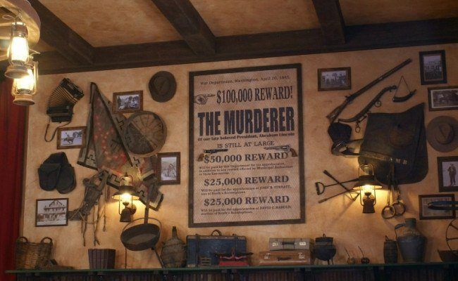 DECORETRO-decoración-tematica-parque-de-ocio-tematico-Port-Aventura-en-Salou-Barcelona-España-Bar-Western-Far-West-foto-18-650x400