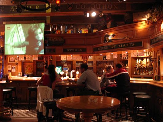 LOCH-NESS-PUB-IRLANDES-PROYECTOS-DECORATIVOS-ZARAGOZA