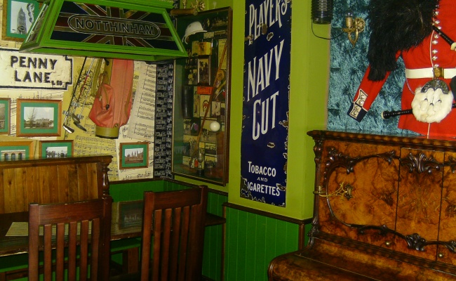MR-SMITH-decoracion-tematica-pub-ingles-650x400
