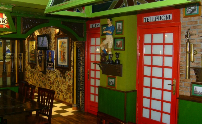 MR-SMITH-pub-ingles-decoretro-650x400